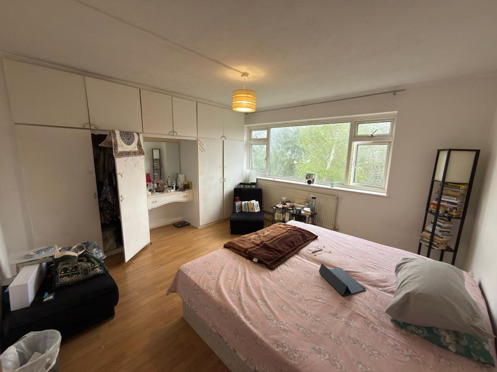 Property photo 2 of 6 Bedroom 1