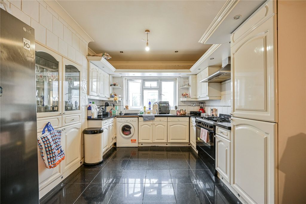 Property photo 1 of 16 Picture No. 04