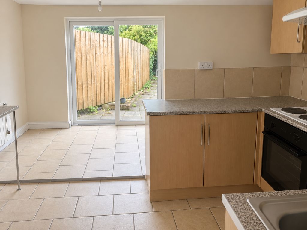 Property photo 3 of 6 Fb176212-d674-4310-9405-91Bb9B3Be0cc