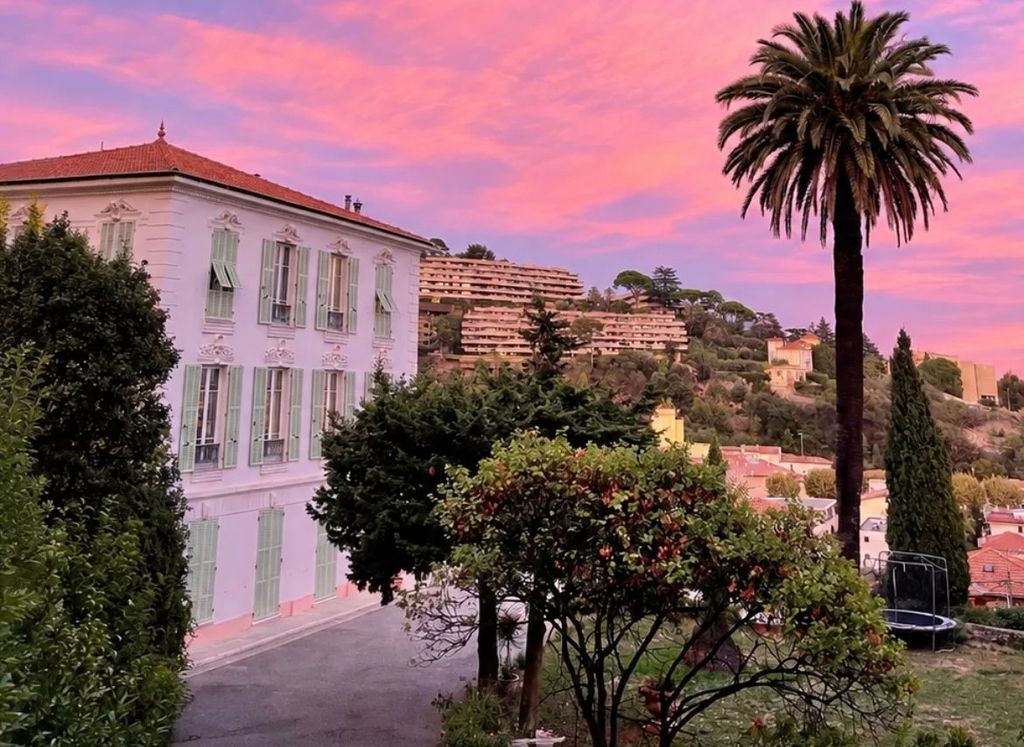 Property photo 1 of 13 Character Apartment In A Former Private Mansion – Sea View & Outdoor Space