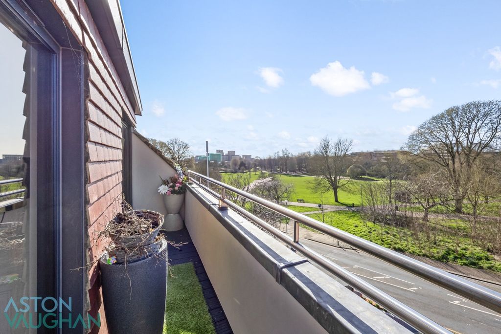 Property photo 2 of 21 5003261