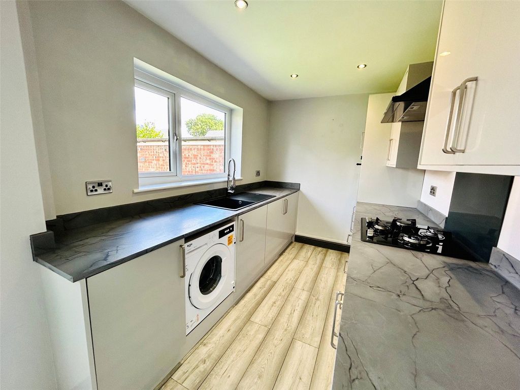 Property photo 2 of 16 Kitchen