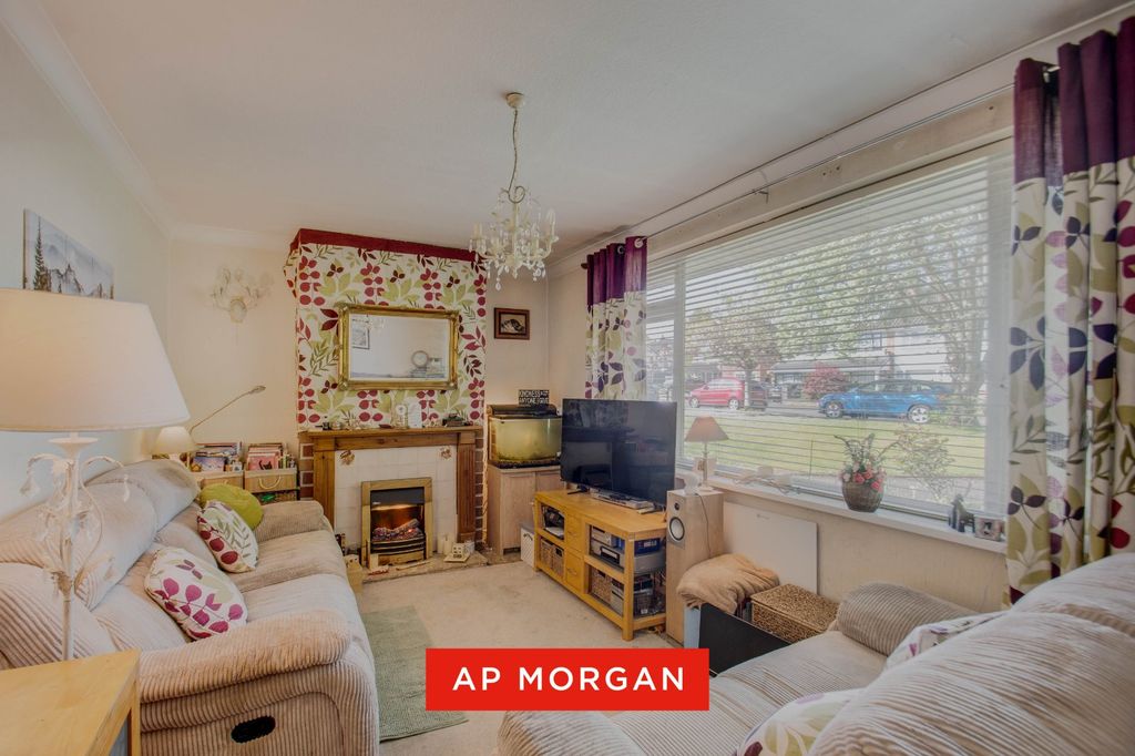 Property photo 2 of 17 Picture No. 02