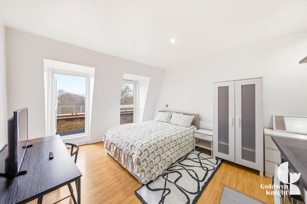 Property photo 1 of 30 Bedroom