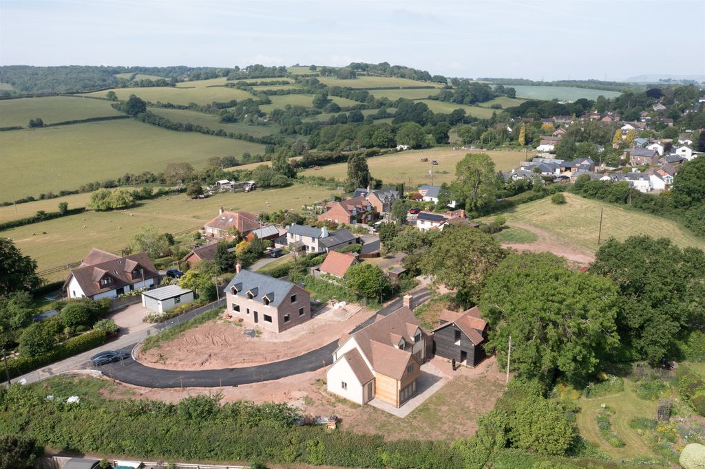 Property photo 2 of 3