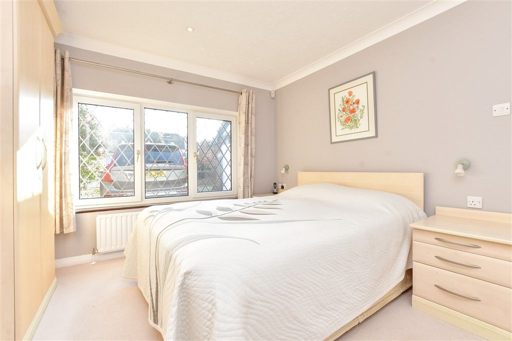 Property photo 1 of 17 Bedroom 1