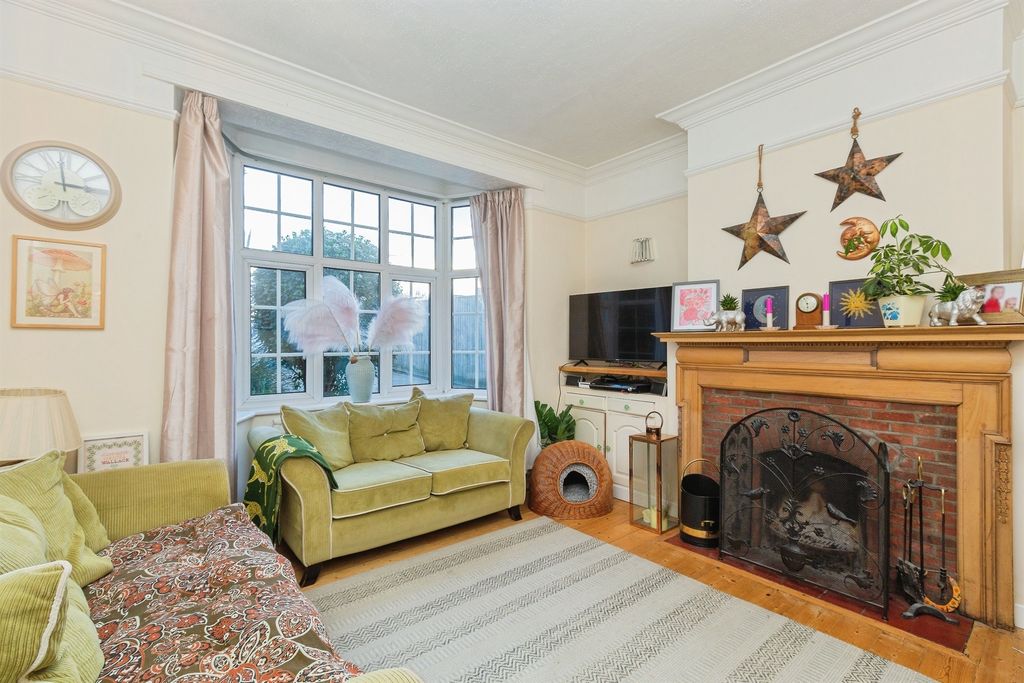 Property photo 2 of 16