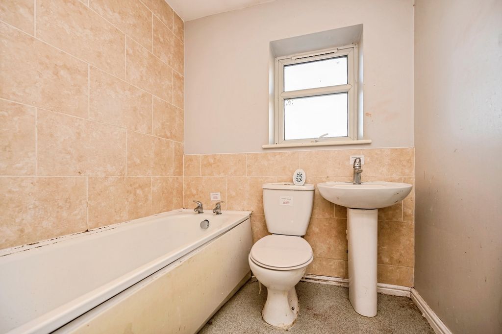 Property photo 2 of 17 Pbox-Img.Jpg