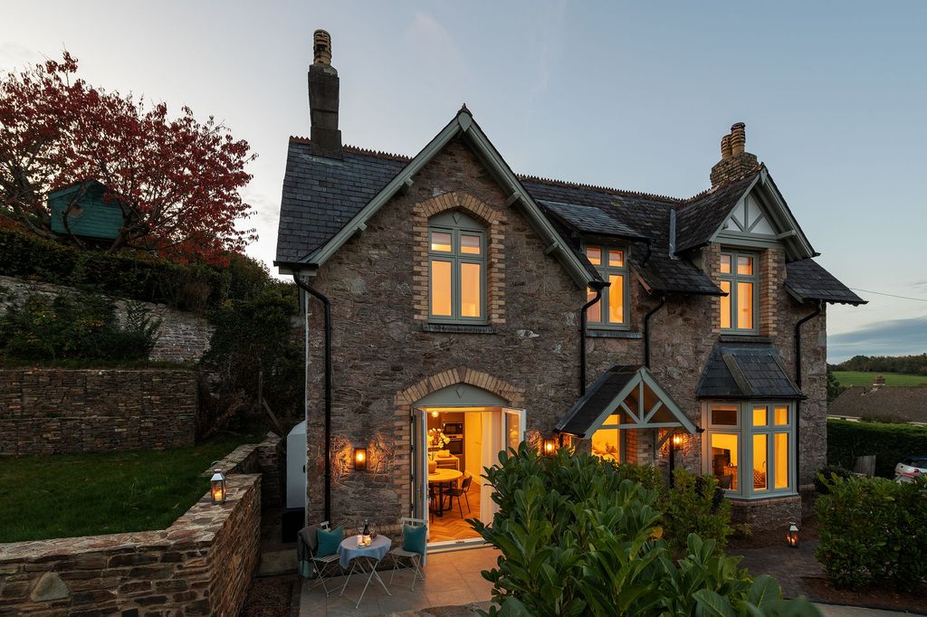 Property photo 1 of 21 Twilight_The Manse, Dittisham