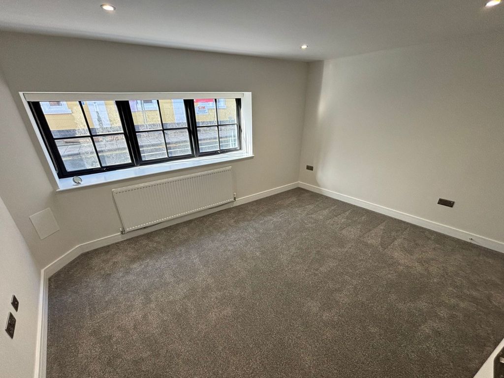 Property photo 3 of 4 Bedroom