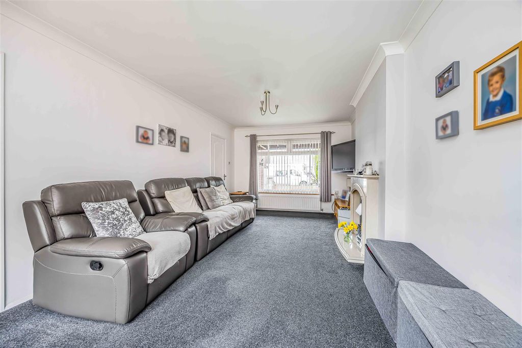 Property photo 3 of 22 11 Whimbrel Close, Southsea-Small-Porticomarketing