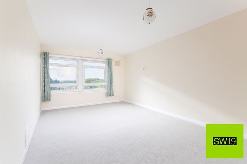 Property photo 3 of 9 Photo 7