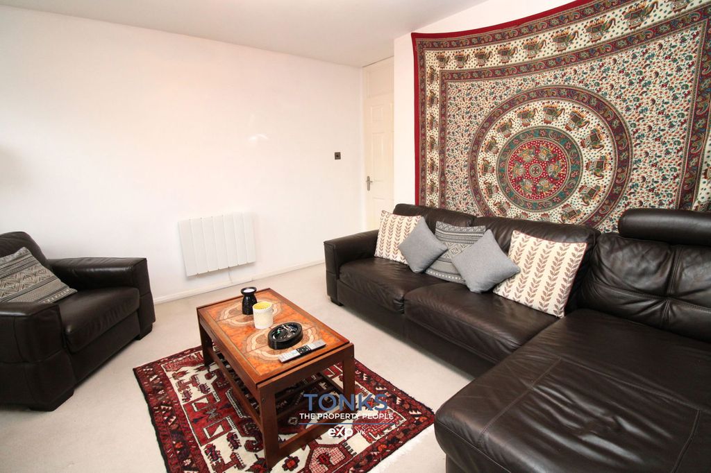 Property photo 2 of 10