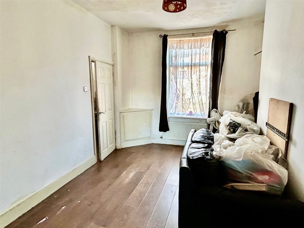 Property photo 2 of 12 Lounge