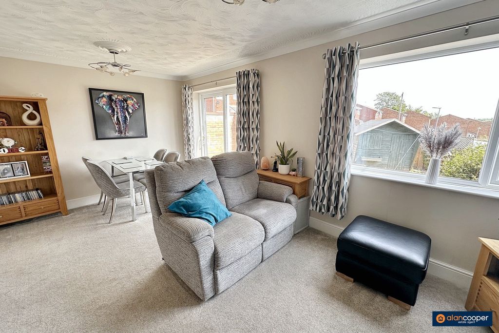 Property photo 3 of 17 4209455