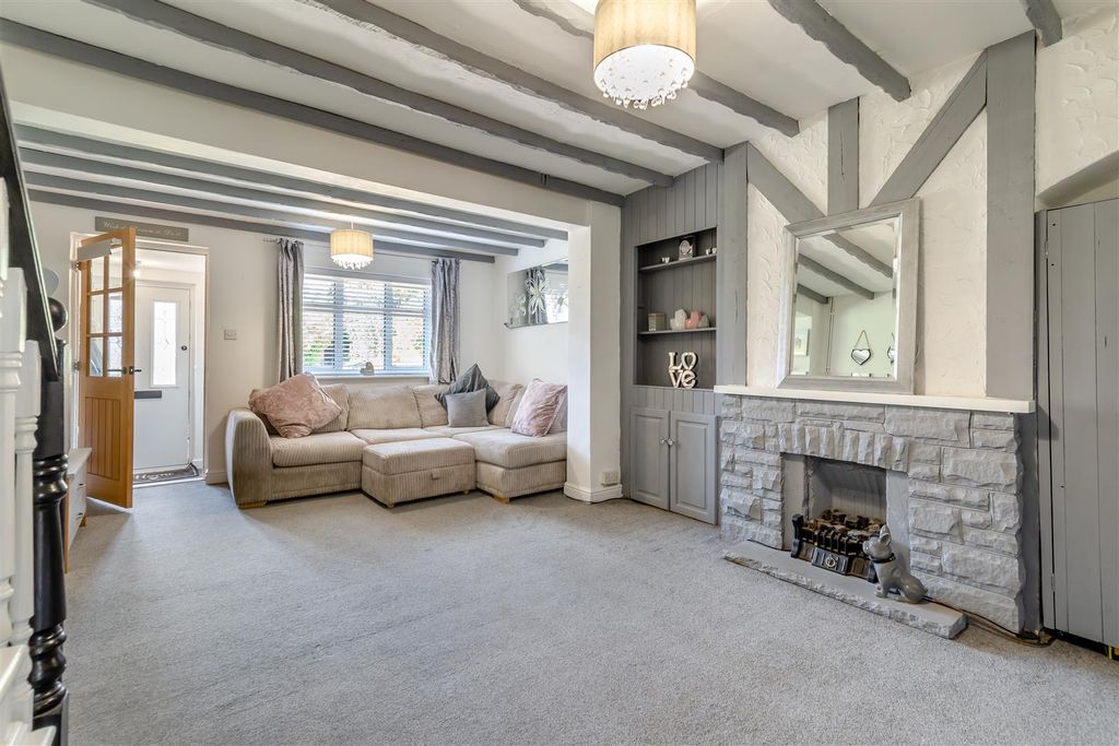Property photo 2 of 16 8663201-Interior08.Jpg