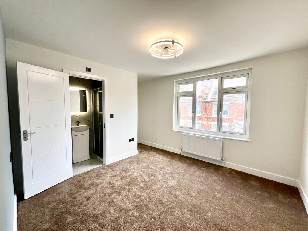 Additional image 11 of 6 bed semi-detached house to rentGladstone Road, Folkestone CT19