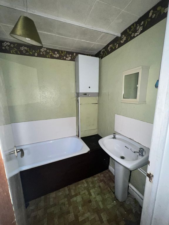 Property photo 1 of 2