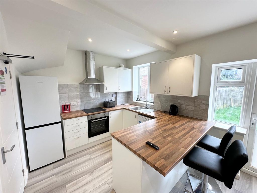 Property photo 2 of 21 Kitchen 1.Jpg