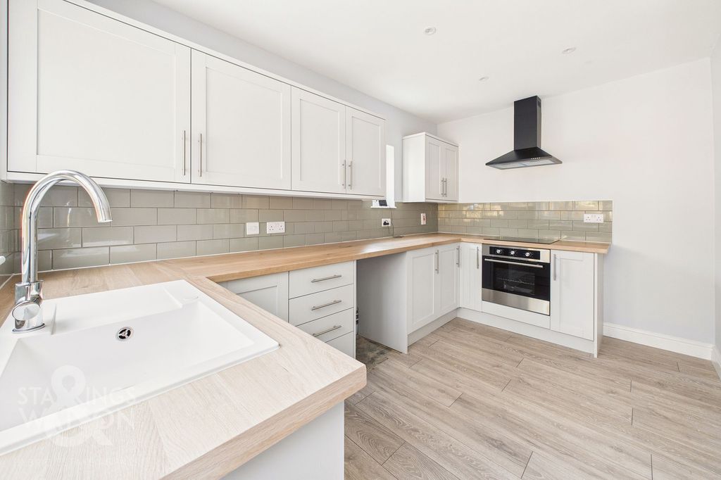 Property photo 3 of 23