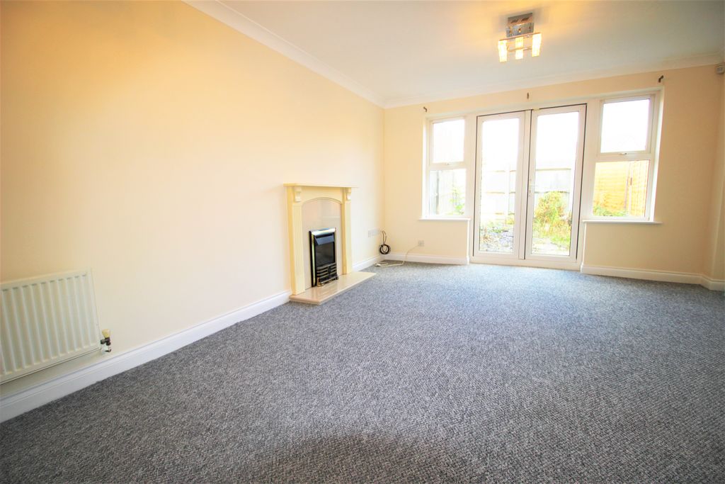 Property photo 3 of 10 Photo 02