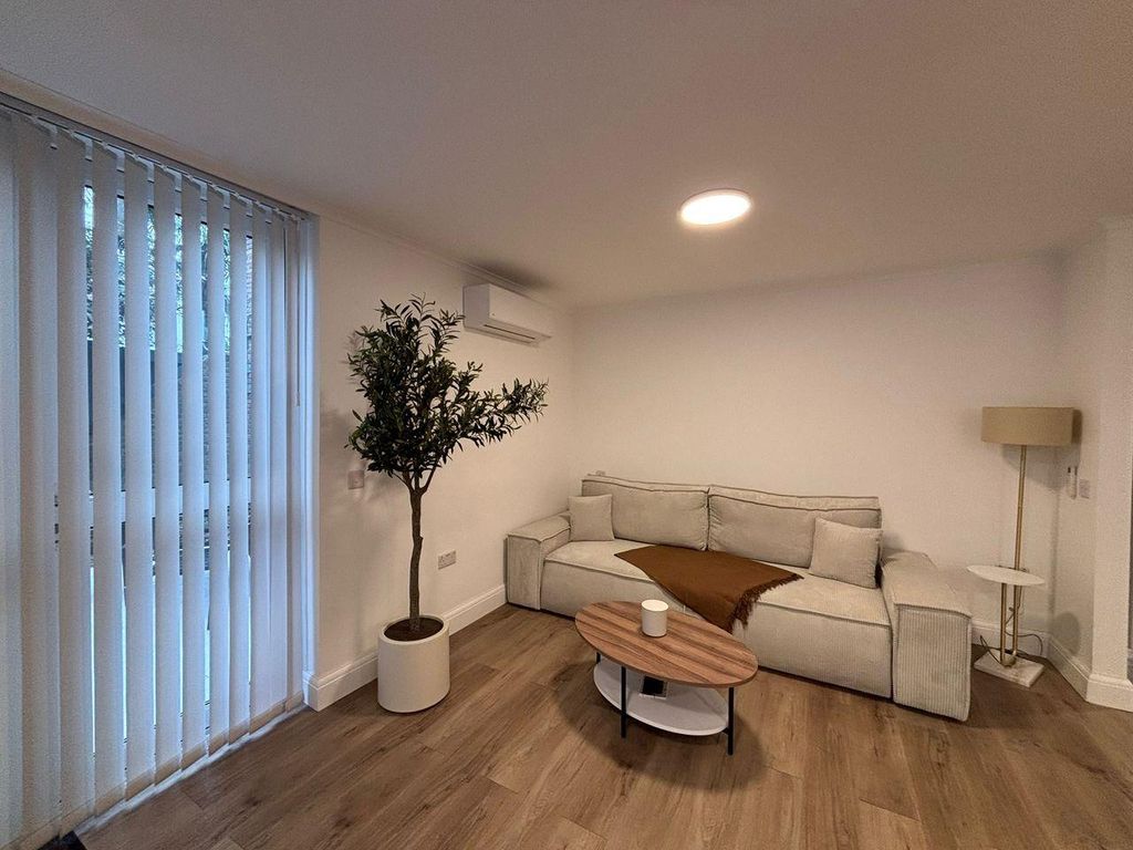 Property photo 1 of 8 H7Fvrckw.Jpeg