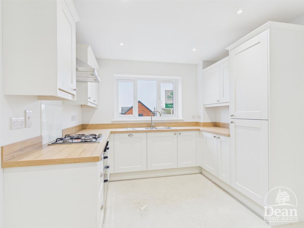 Property photo 3 of 23