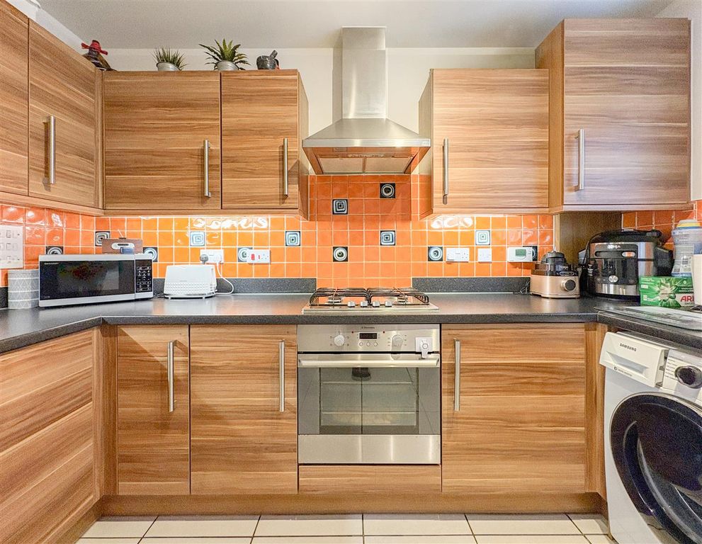 Property photo 3 of 15 Kitchen