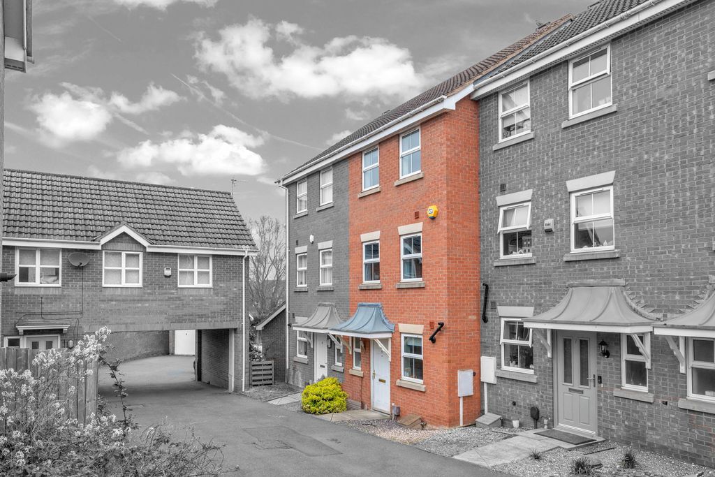 Property photo 1 of 24