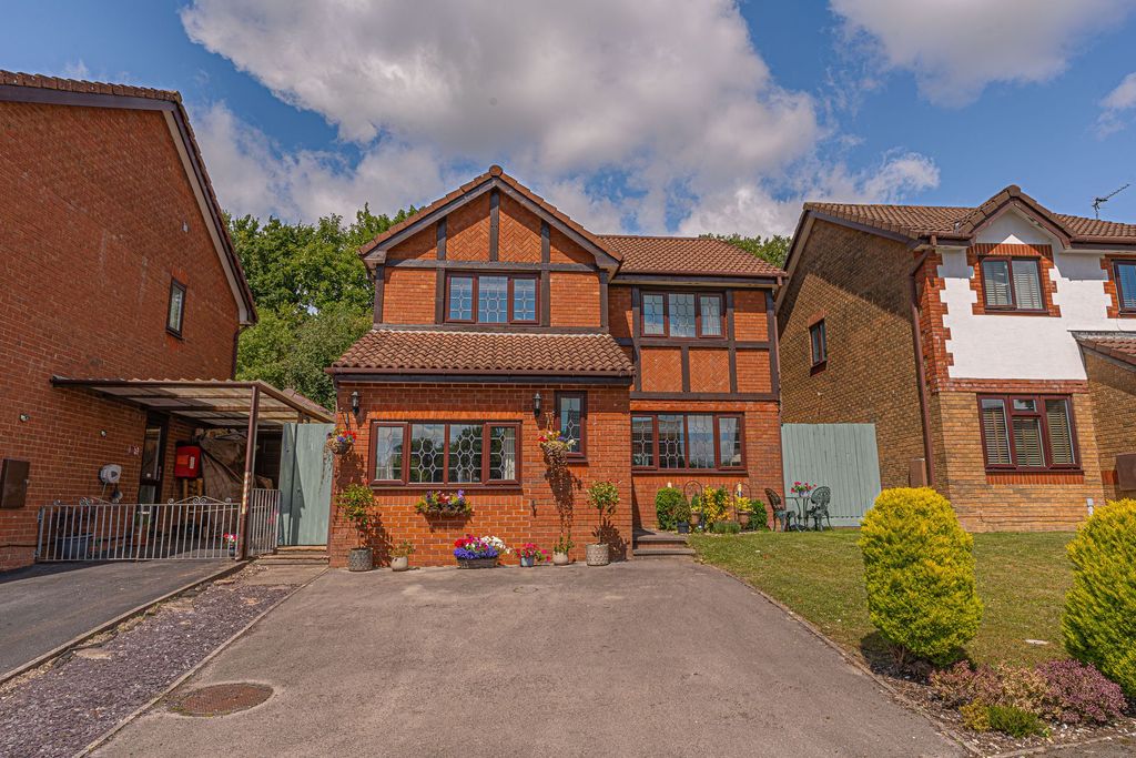 Property photo 1 of 45