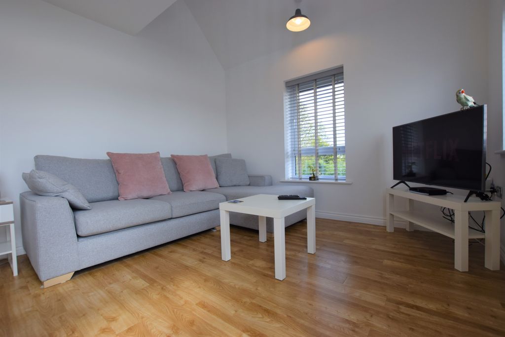 Property photo 3 of 21