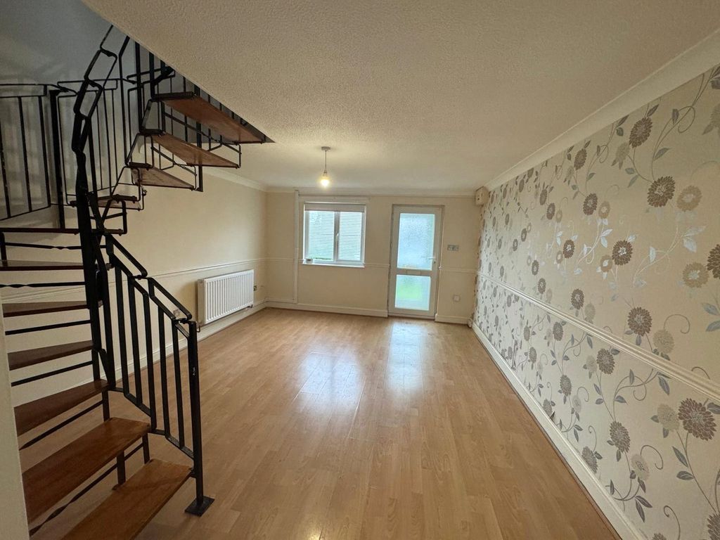 Property photo 2 of 13 Picture No. 17