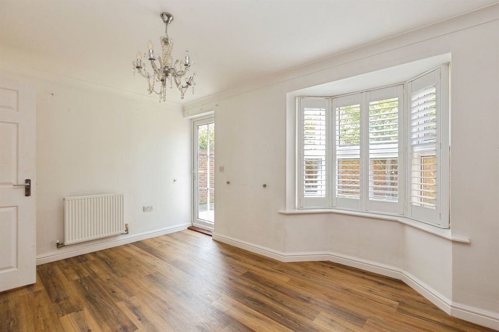 Property photo 3 of 30