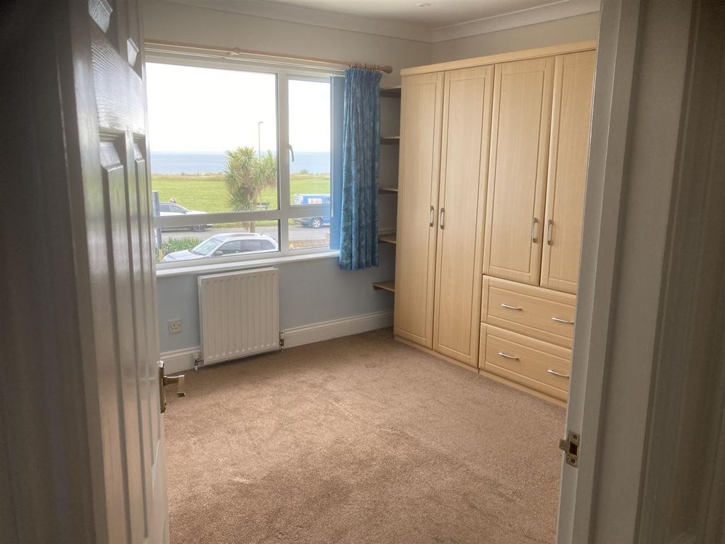 Property photo 2 of 13 Marine Drive West Bh25