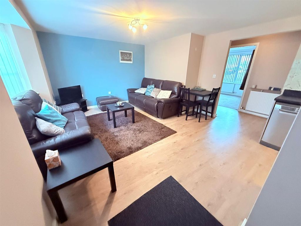 Property photo 2 of 11 Photo-2025-10-28-09-23-27.Jpg