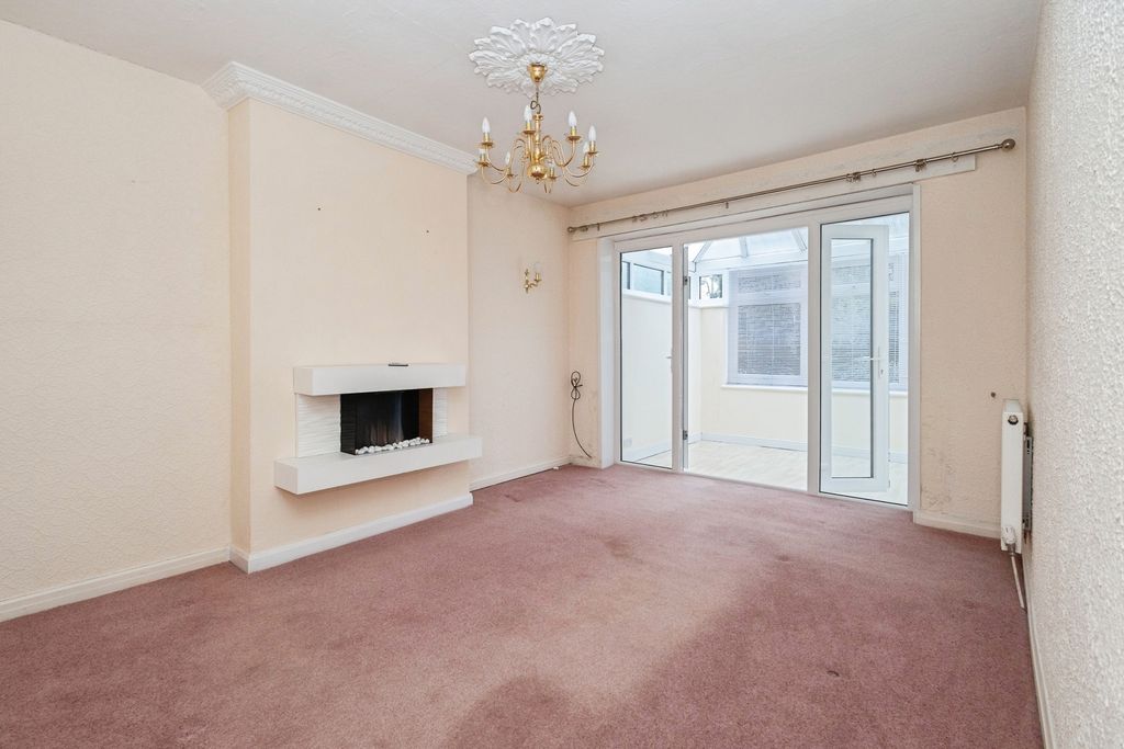 Property photo 3 of 15 Living Room