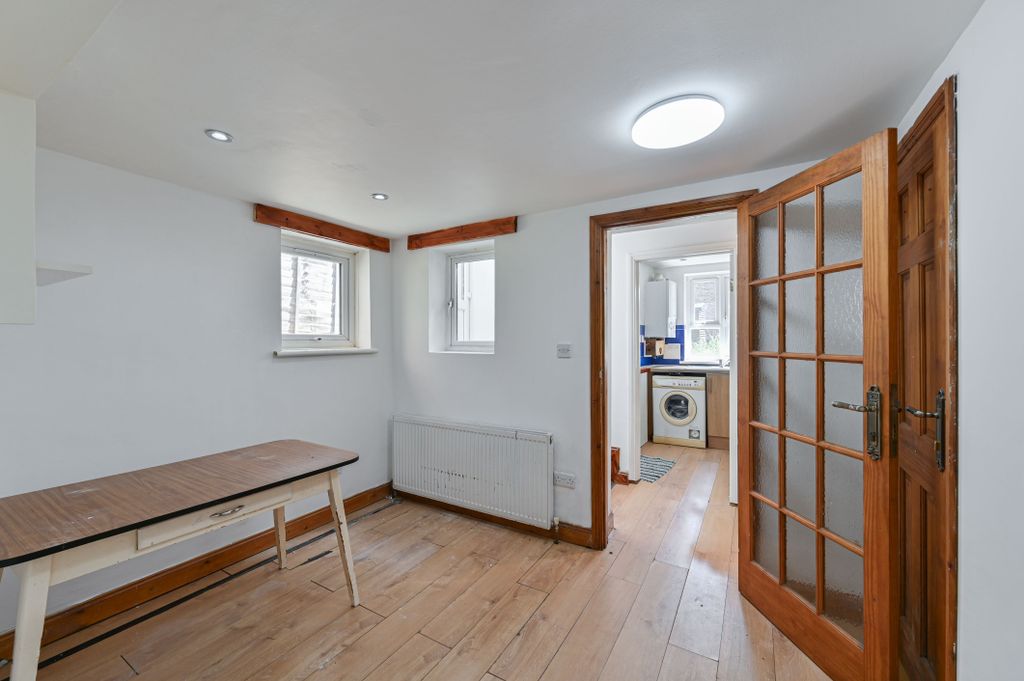 Property photo 3 of 5