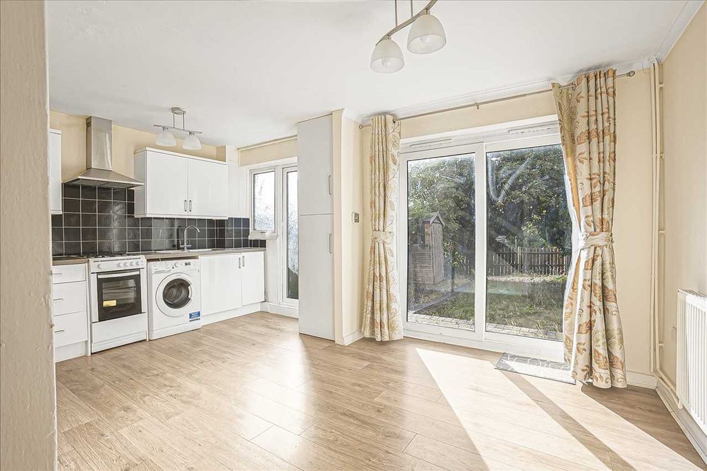 Property photo 2 of 15 Kitchen/Diner