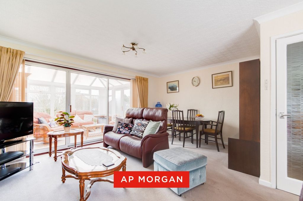 Property photo 3 of 17 Picture No. 12