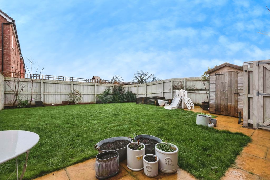 Property photo 3 of 19 Peartreedrivebroomhallworcesterwr52Ss-46