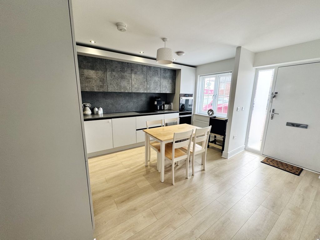 Property photo 2 of 16 Img_4013