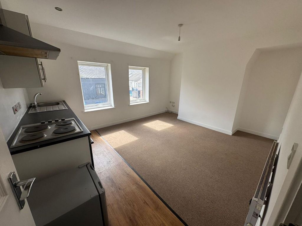 Property photo 2 of 6 d79523d9-829F-4ba0-A161-1F3A300c5d75.Jpg