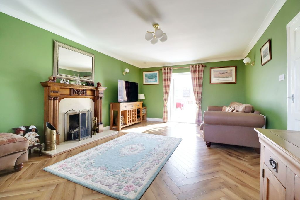 Property photo 3 of 30