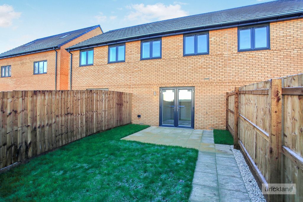 Property photo 2 of 7 Garden