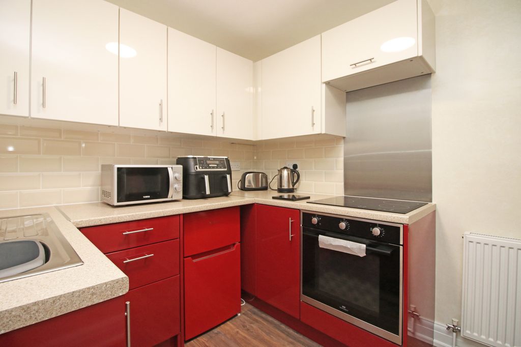 Property photo 3 of 19