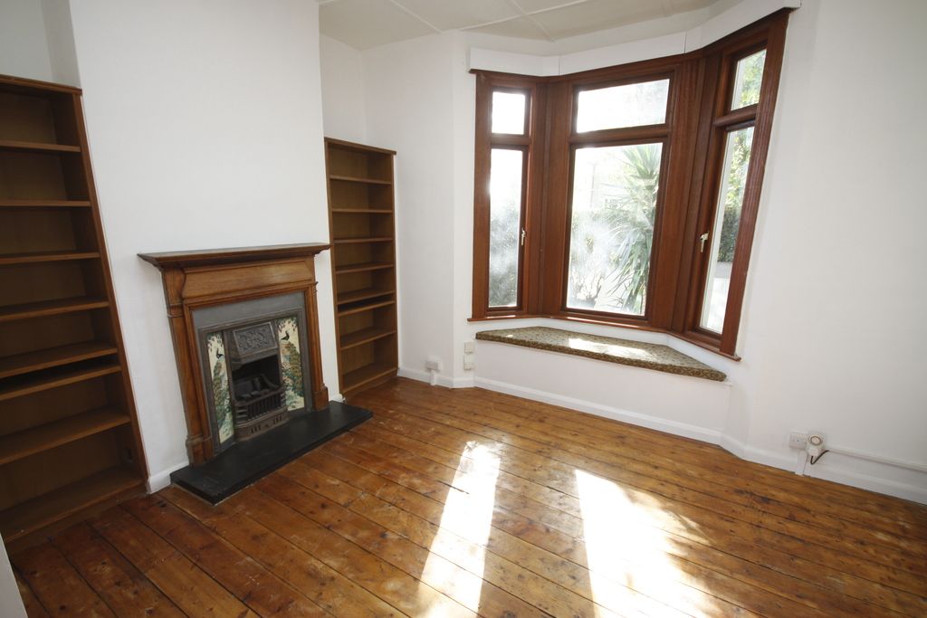 Property photo 2 of 25