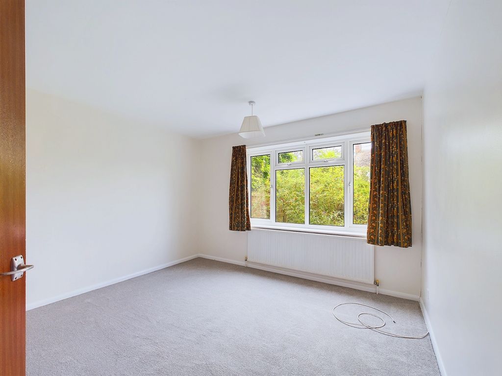 Property photo 3 of 9 Cam01338G0-Pr0071-Still003