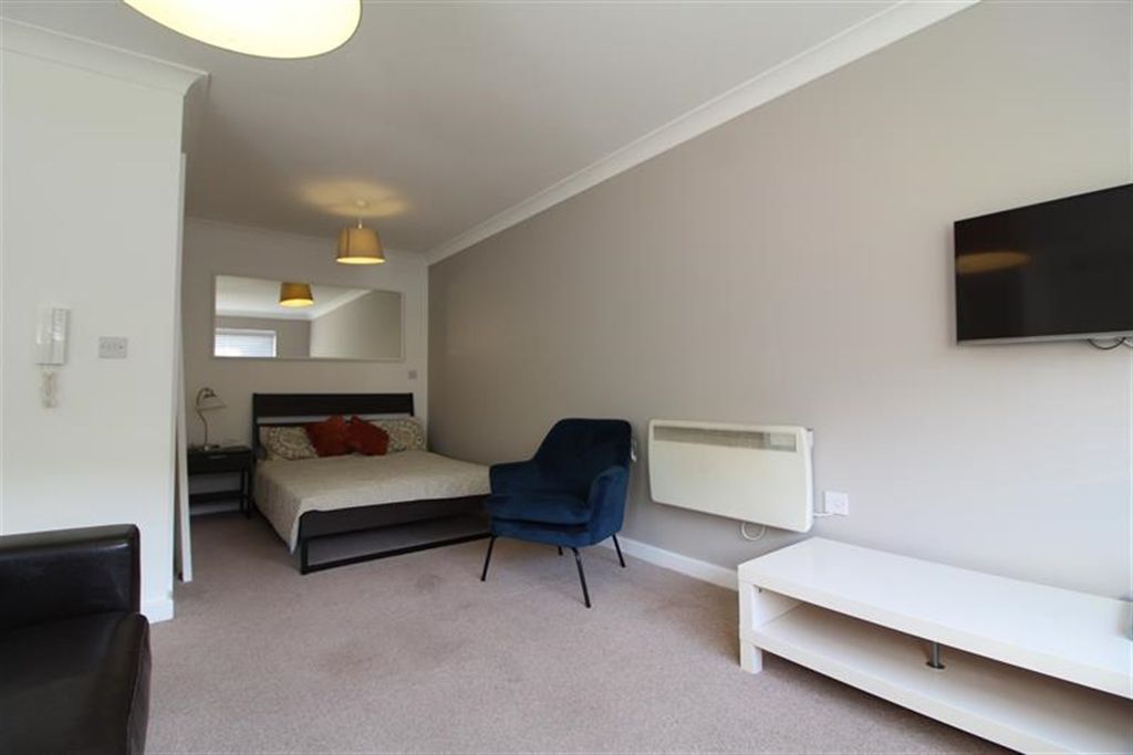 Property photo 2 of 5 Bed