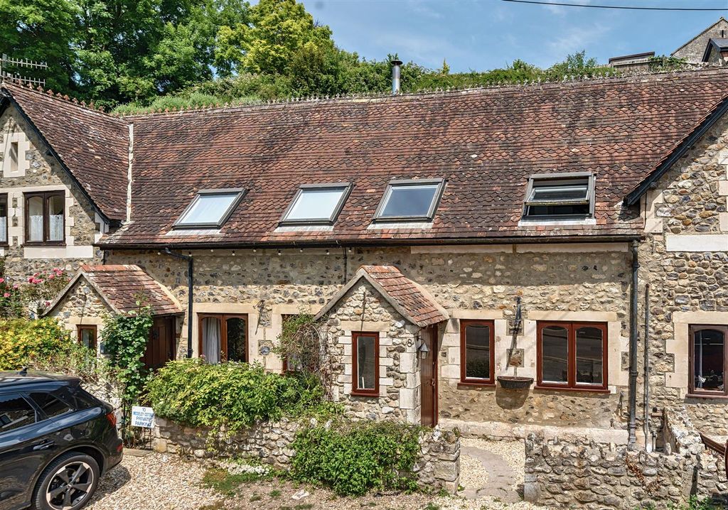 Property photo 1 of 13 Main Cropped.Jpg