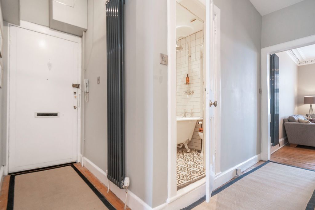 Property photo 2 of 14 5010373